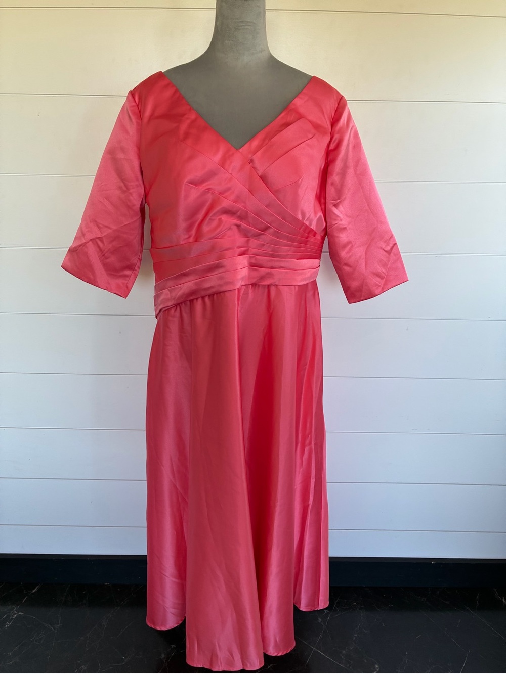 Women's Coral Midi V-Neck Pleated Waist Dress Sz 18W